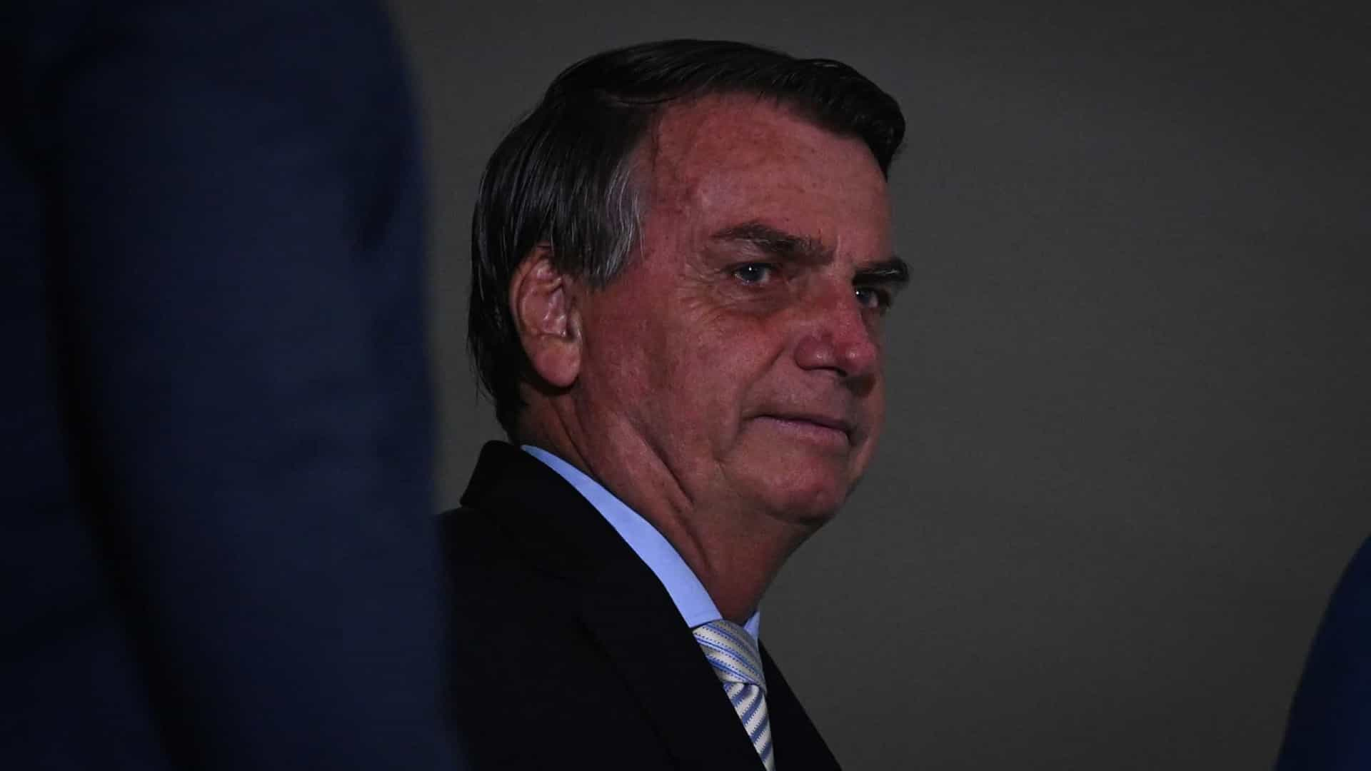 Bolsonaro volta a planejar pronunciamento para rebater críticas sobre a pandemia