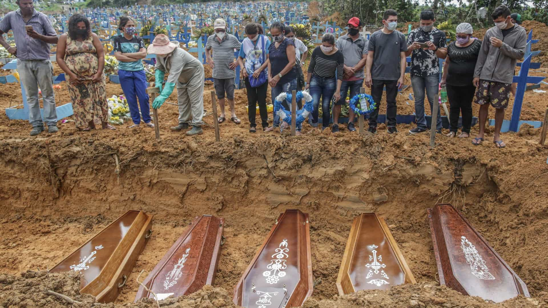 Brasil: Média de mortes por covid-19 duplica em um mês, diz Fiocruz