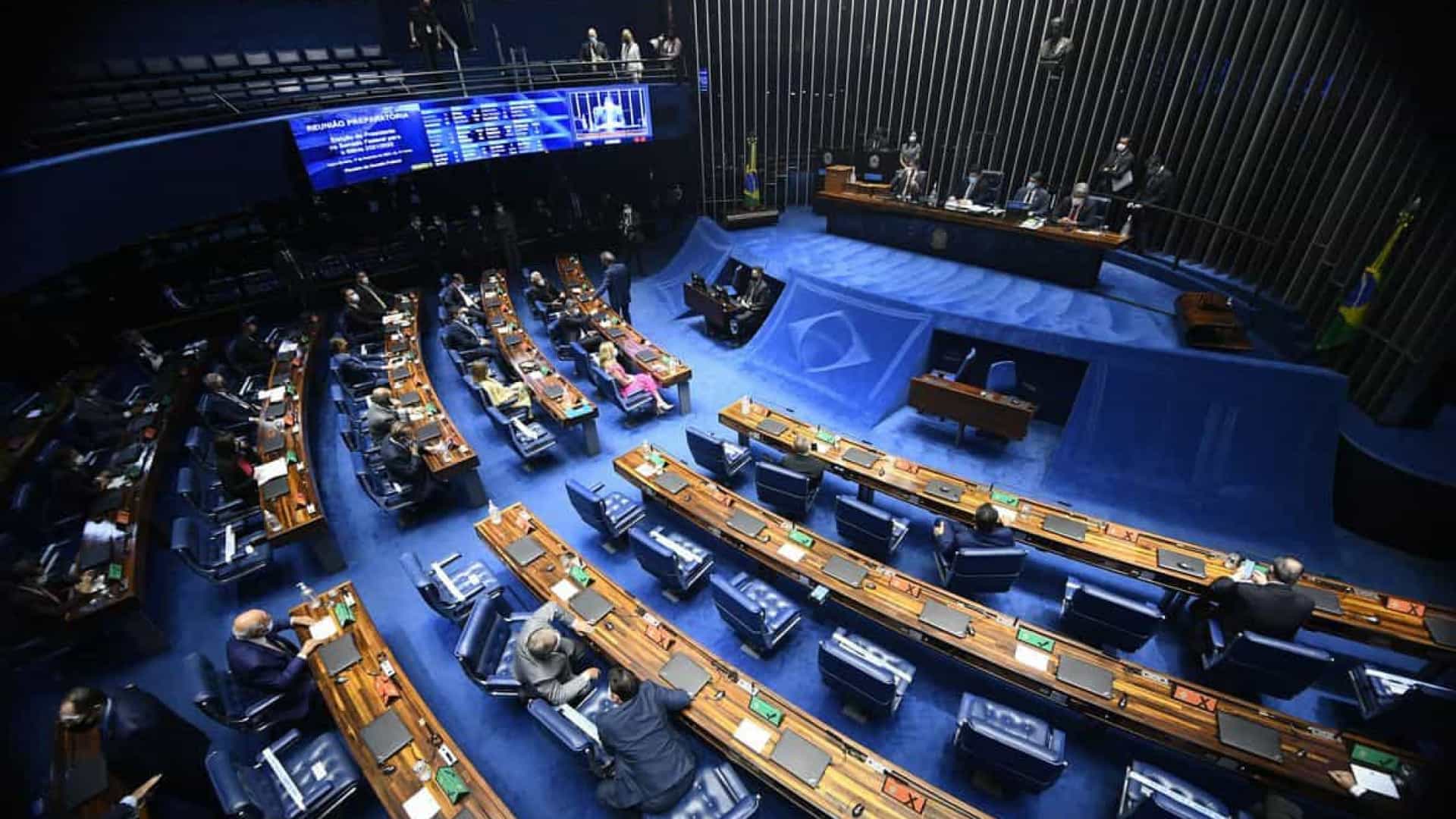Câmara prorroga restrições à presença de parlamentares até 16 de abril