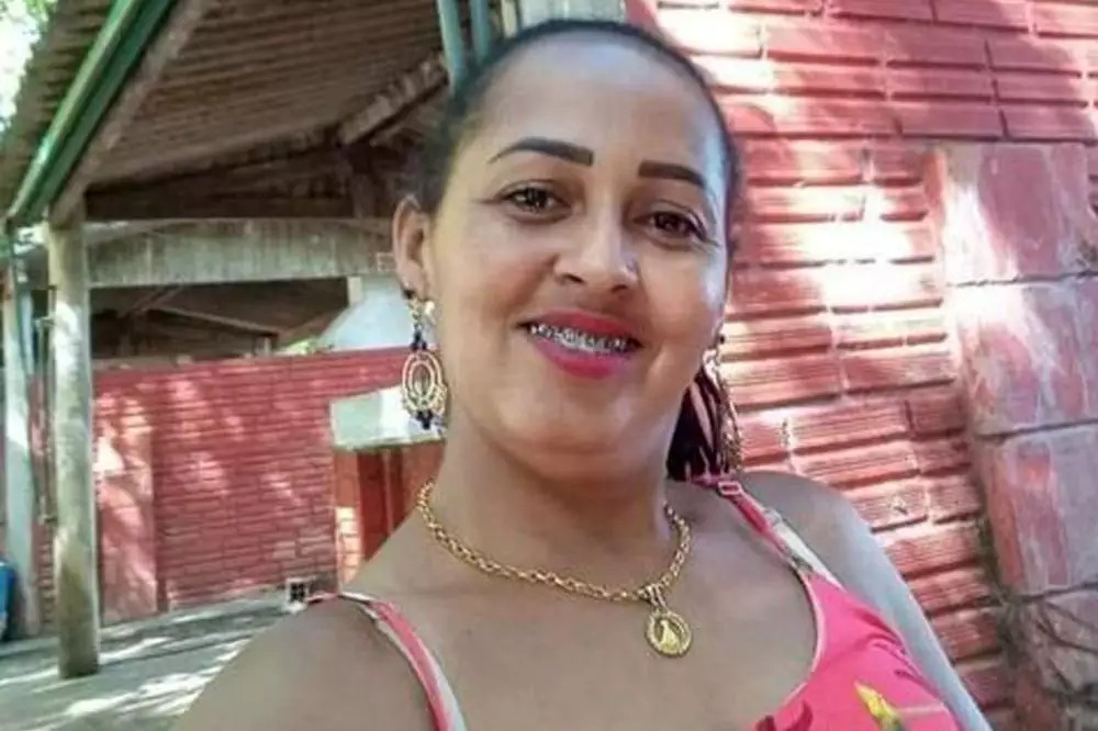 Mulher morre em hospital depois de ser baleada na cabeça pelo ex-marido