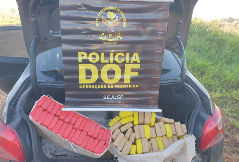 Veículo com mais de 200 kg de maconha é apreendido seguindo para o Paraná