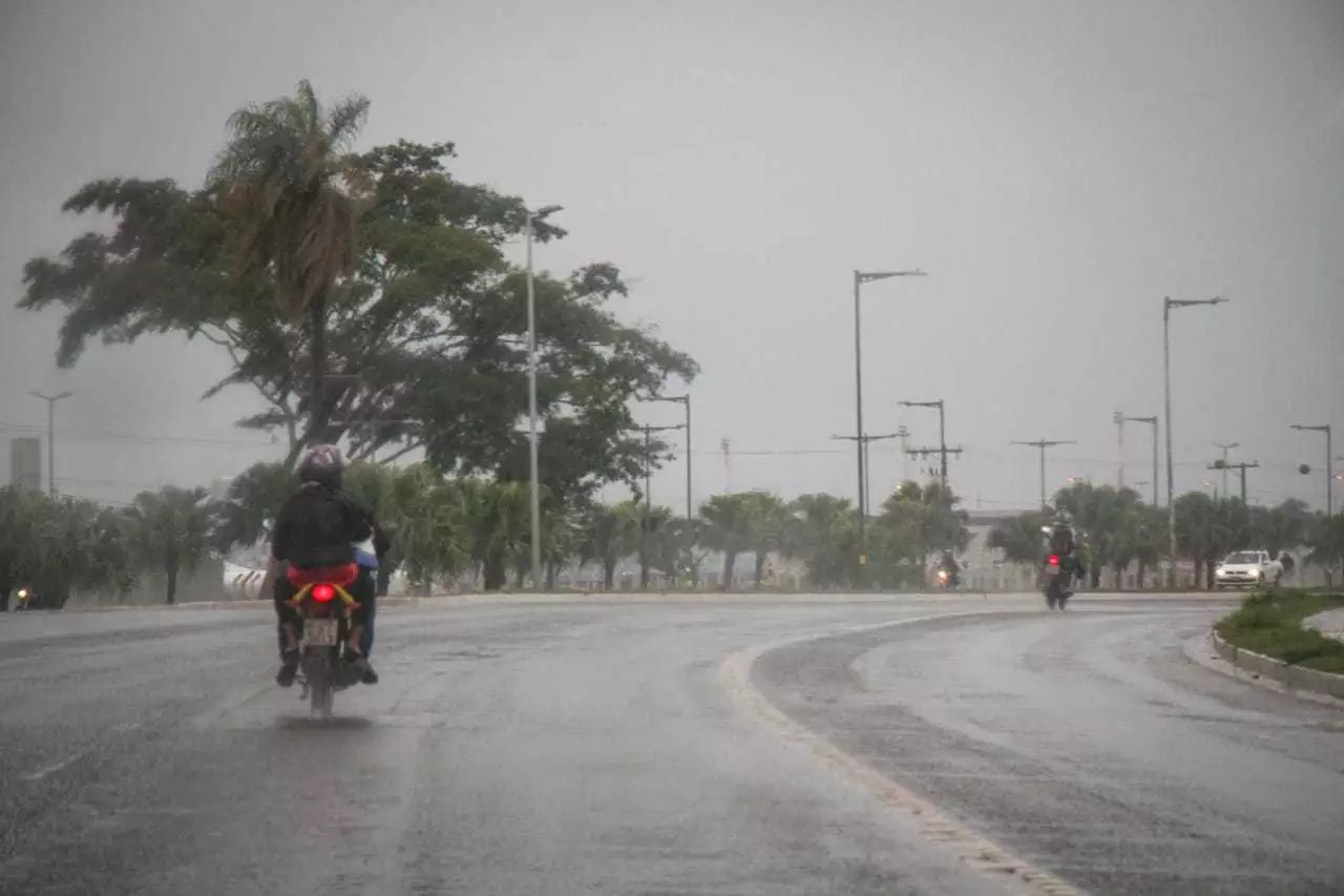 Instituto alerta para chuva forte e riscos à saúde com nova queda na temperatura