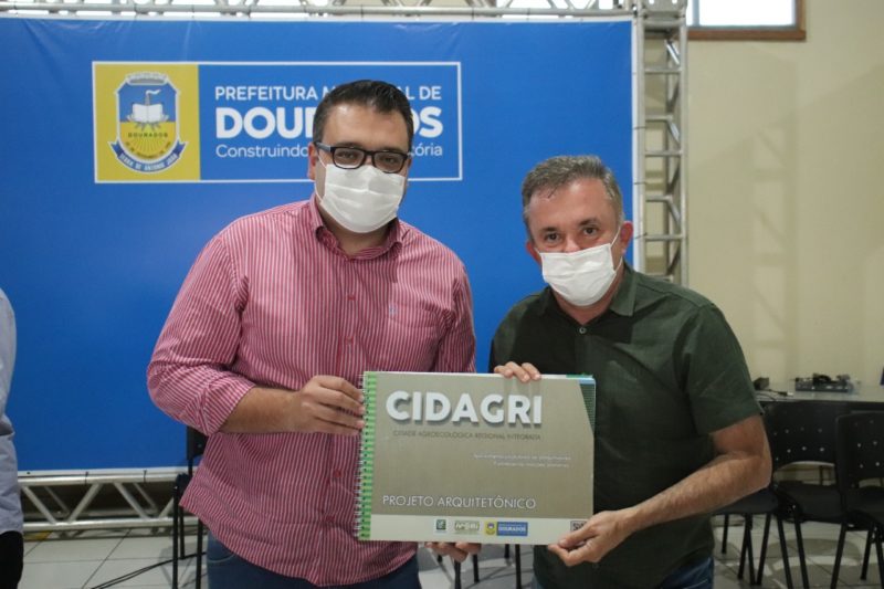 Alan Guedes participa da apresentação do pré-projeto arquitetônico e técnico da Cidagri