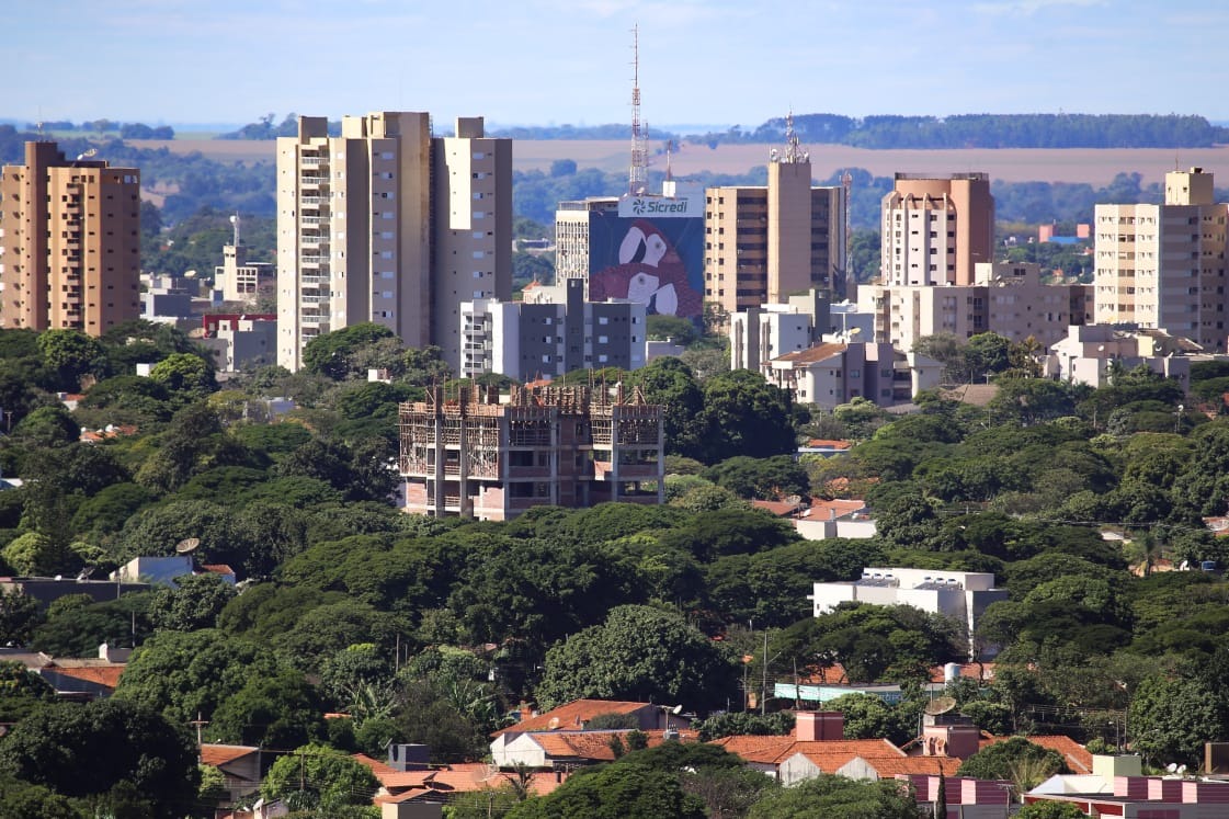 Temperaturas voltam a subir e ar seco segue predominando