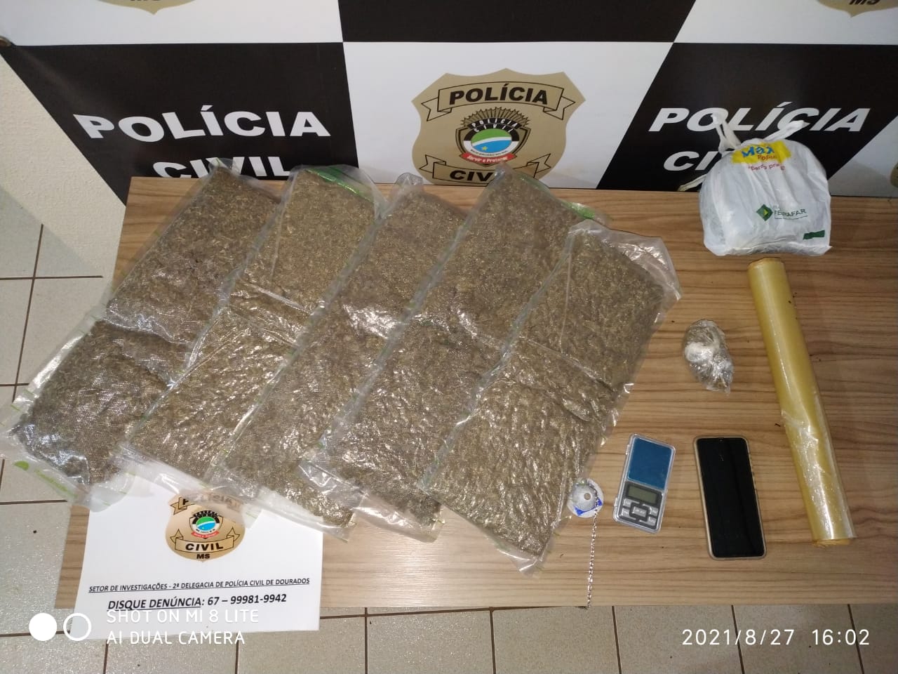 Polícia Civil prende mulher que negociava drogas via WhatsApp em Dourados