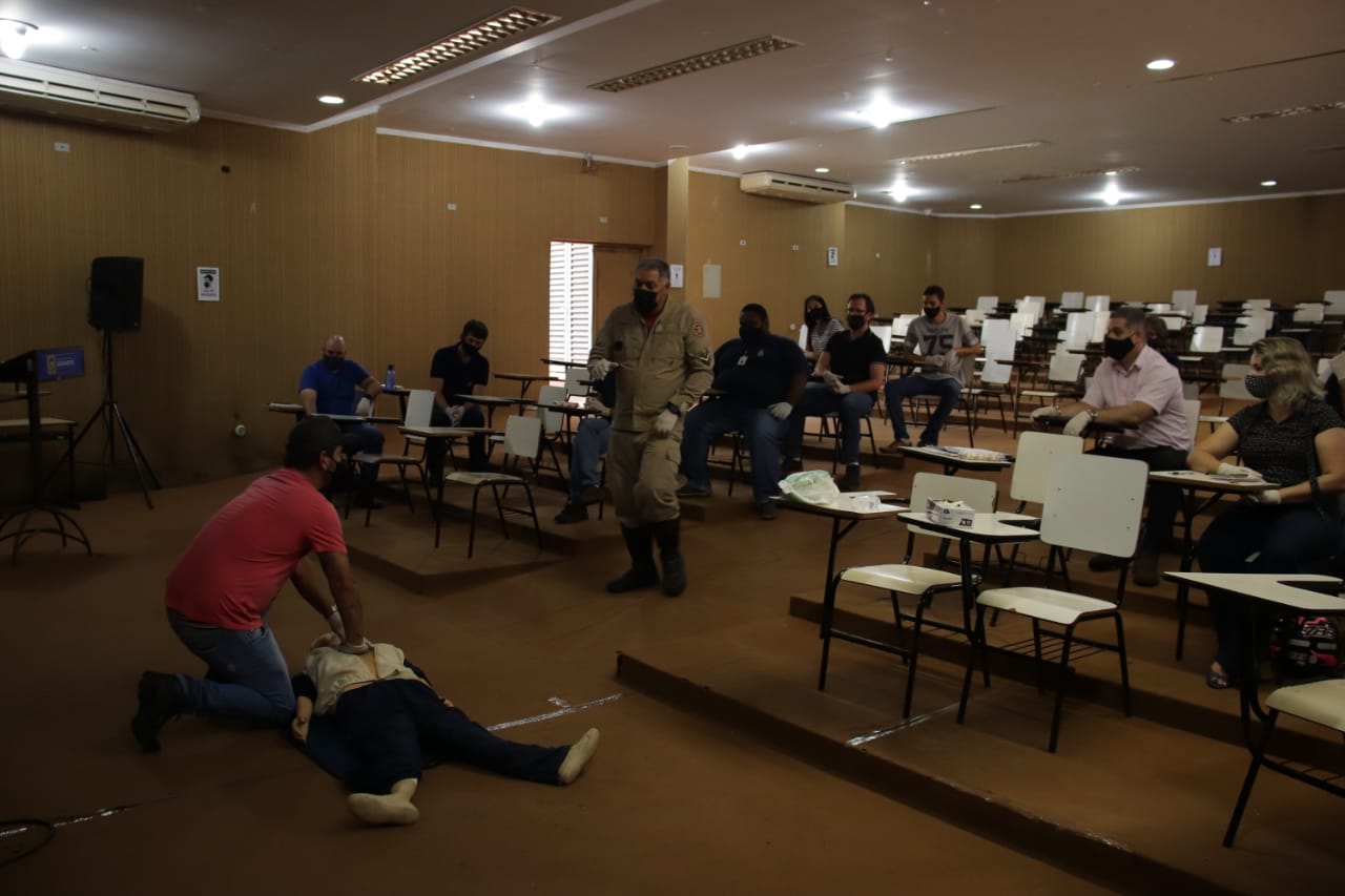 Corpo de Bombeiros ministra treinamento de brigadista para servidores da Central do Cidadão