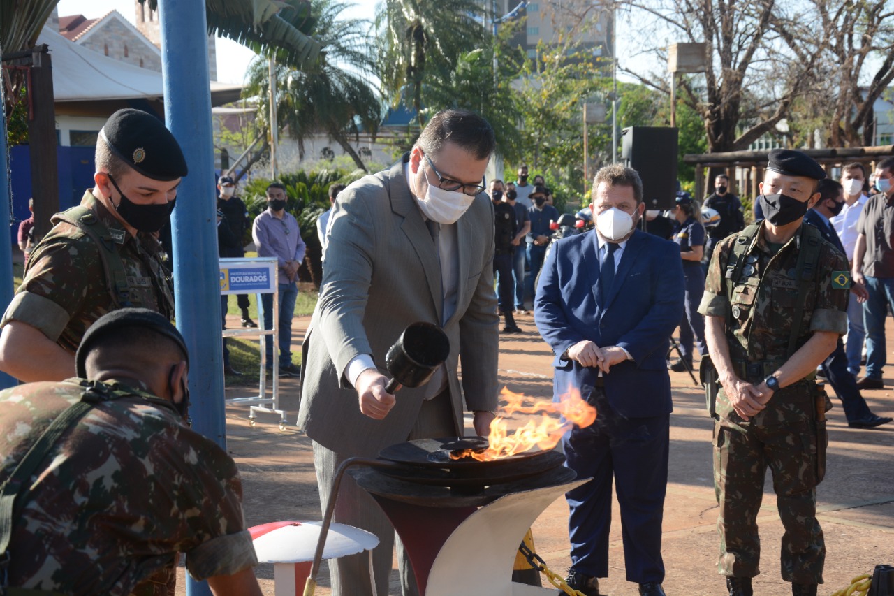 Acendimento do fogo simbólico marca Semana da Pátria em Dourados