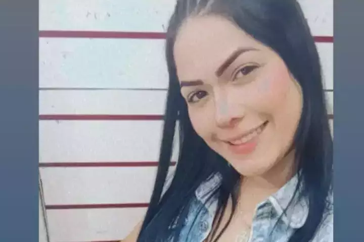 Mulher de 22 anos morre e namorado fica ferido em ataque a tiros contra carro