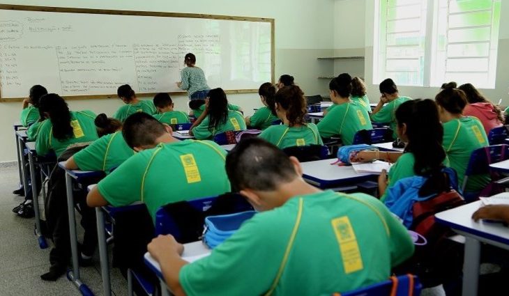 Imunização de crianças e adolescentes poderá acontecer nas escolas