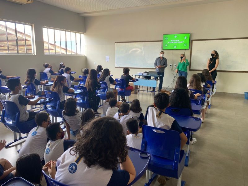 Procon ministra palestra de educação financeira para alunos do 5º ano da Escola Sei