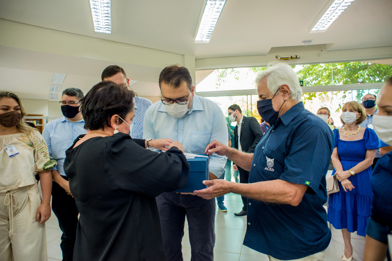 Prefeitura recebe kit para a Sala do Empreendedor