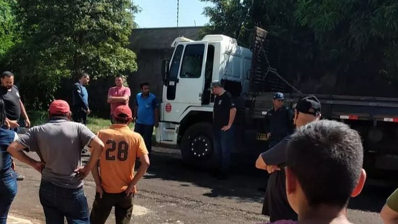 Madeireiro é assassinado dentro de caminhão ao chegar em casa na fronteira de MS