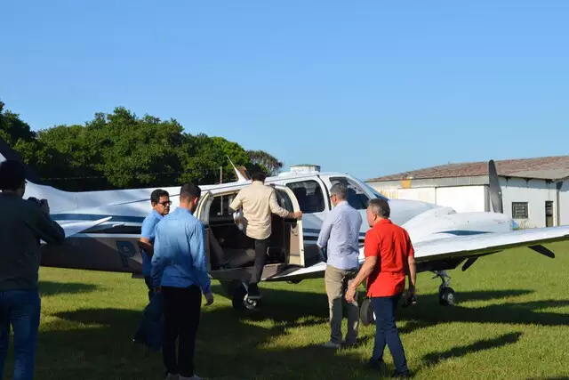 Odilon faz campanha com avião de empresário que foi alvo do juiz por sonegação