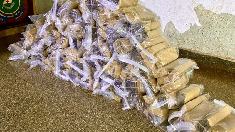 Dupla é presa com 180 tabletes de maconha na fronteira de MS