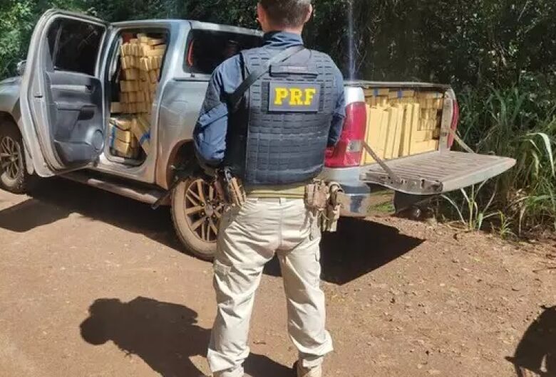 Traficante abandona caminhonete com 1,6 tonelada de maconha