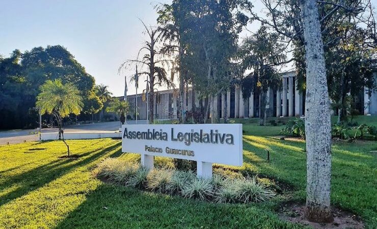 Deputados devem analisar quatro projetos nesta quarta-feira