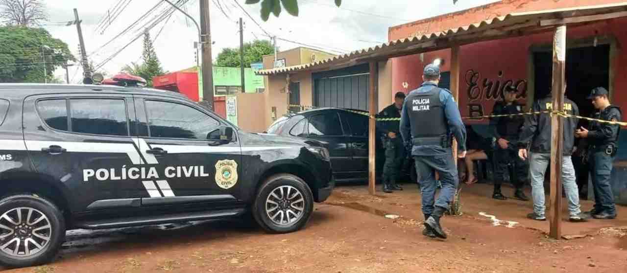 Irmão de dona de bar é procurado por assassinato de mulher a pauladas em MS