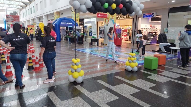 Prefeitura realiza ações sobre educação no trânsito no Shopping Avenida Center