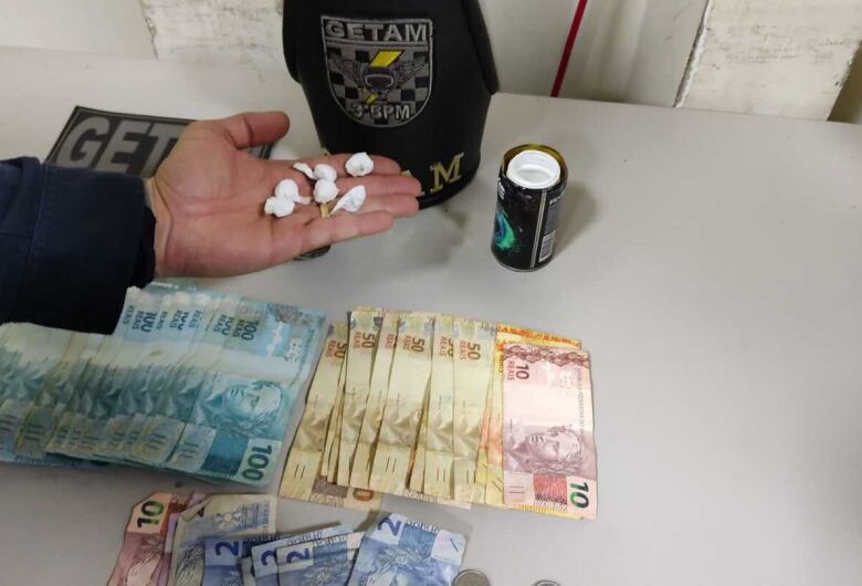 Preso por tráfico escondia porções de cocaína em frasco de desodorante