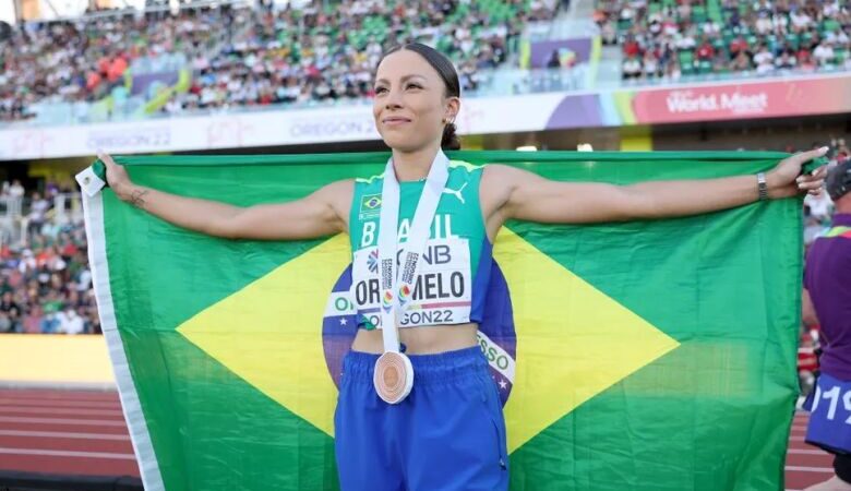 Letícia Oro Melo é bronze no salto em distância no Mundial