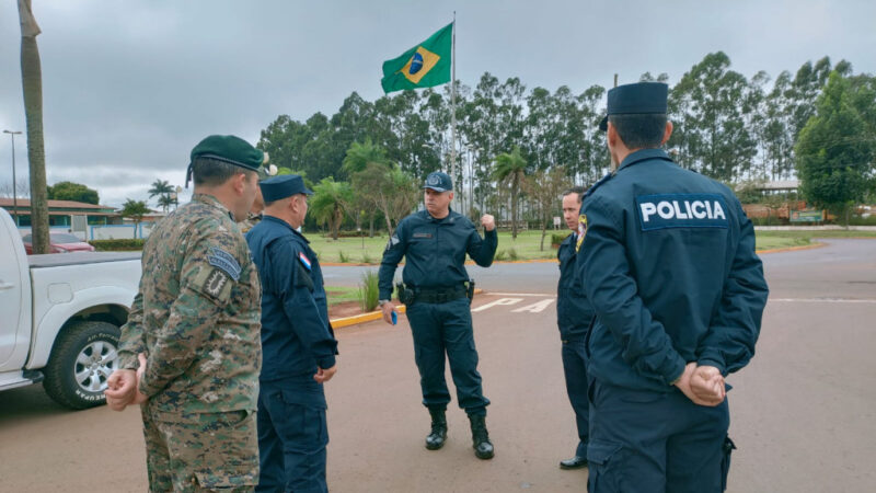 Brasileiro e outras 40 pessoas fortemente armados ‘caçam’ desafeto na fronteira