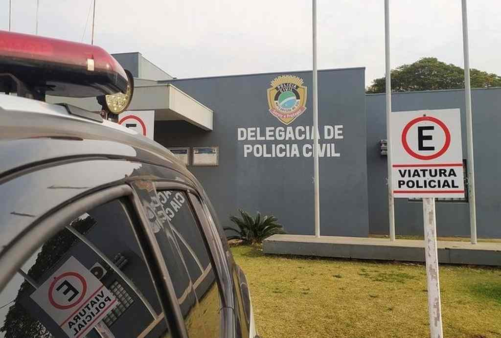 Marido coloca mulher embaixo de chuveiro e a espanca com socos em MS