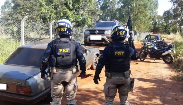 Polícia apreende mais de 2,7 t de droga e prende quadrilha após perseguição em rodovia