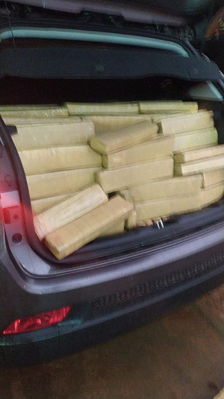 PRF apreende quase 400 quilos de maconha em veículo entre Dourados e Ponta Porã