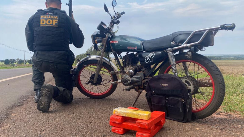 Jovens são presos pelo DOF transportando droga em motocicleta na MS-289