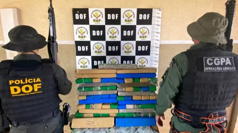 Com uso de helicóptero, polícia apreende mais de 100 kg de droga e notas de dinheiro falso