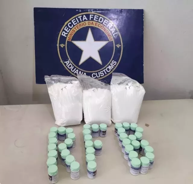 Cocaína que saiu da Capital em frascos de remédios é interceptada no Recife