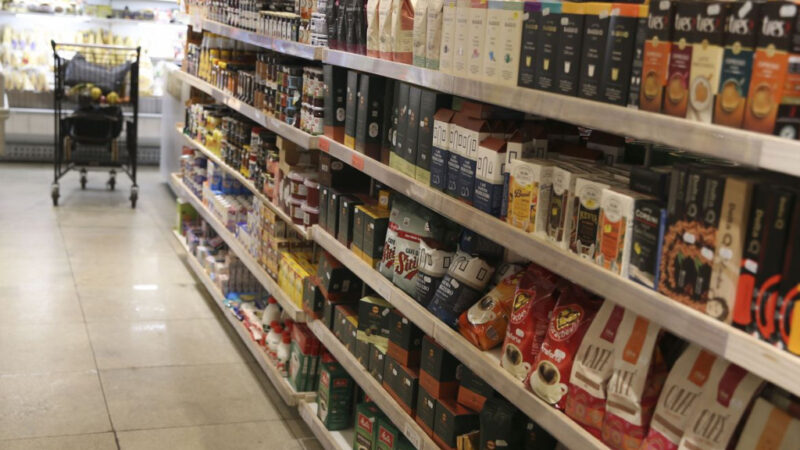 Novas regras para rótulos de alimentos valem a partir de hoje