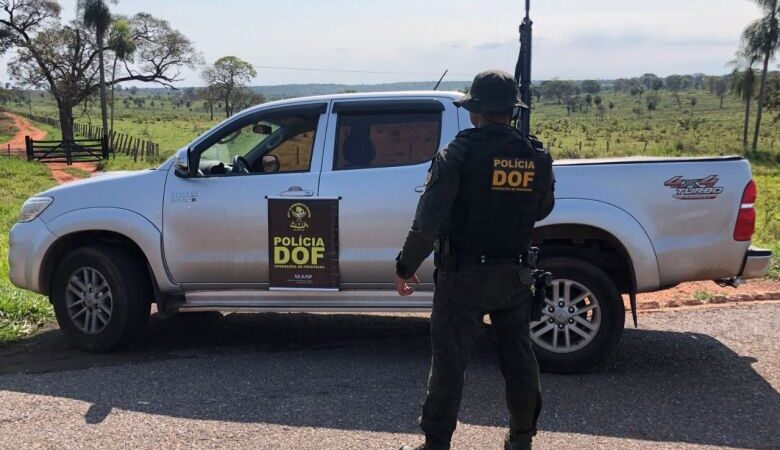 Caminhonete roubada no DF é recuperada antes de chegar ao Paraguai