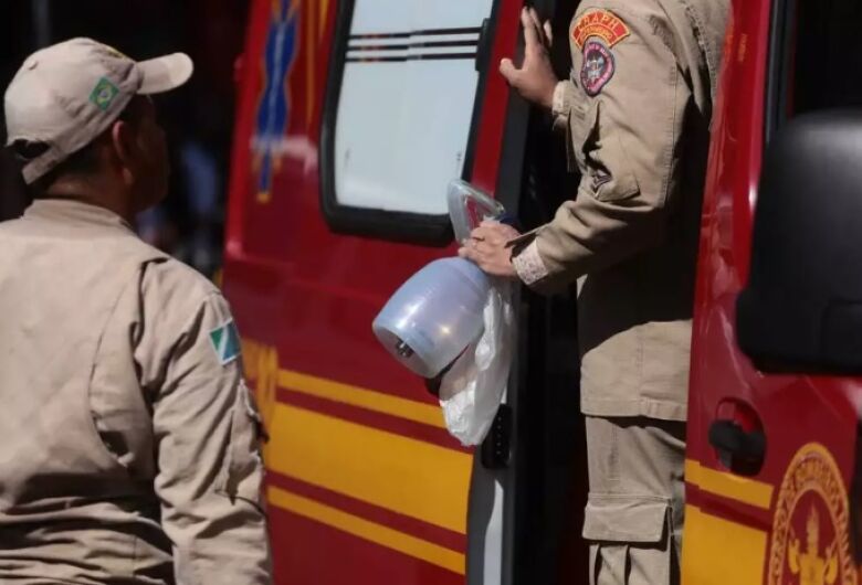 Shopping é evacuado às pressas após incêndio em sala