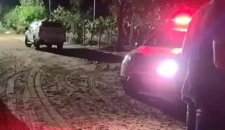 Mulher é assassinada a facadas após bebedeira entre amigos