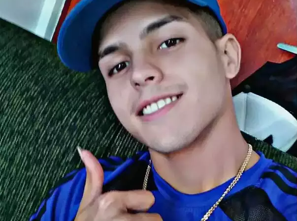 Jovem é executado com 15 tiros por pistoleiros mascarados