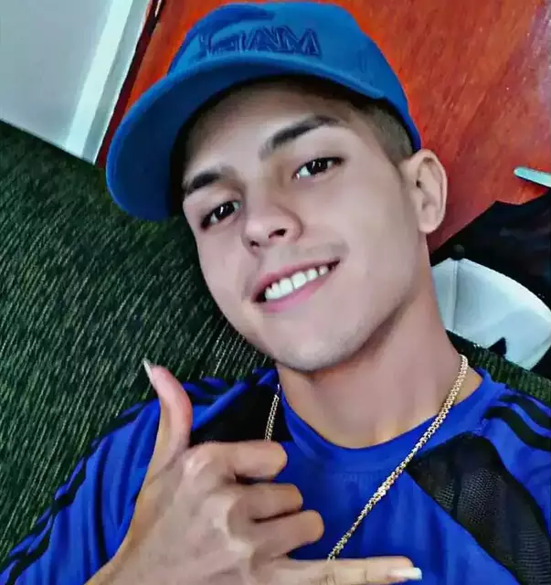 Jovem é executado com 15 tiros por pistoleiros mascarados