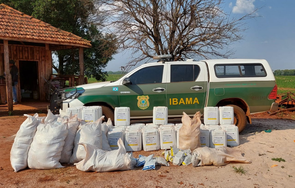 Ibama apreende agrotóxicos ilegais em propriedades rurais de Dourados e Amambai