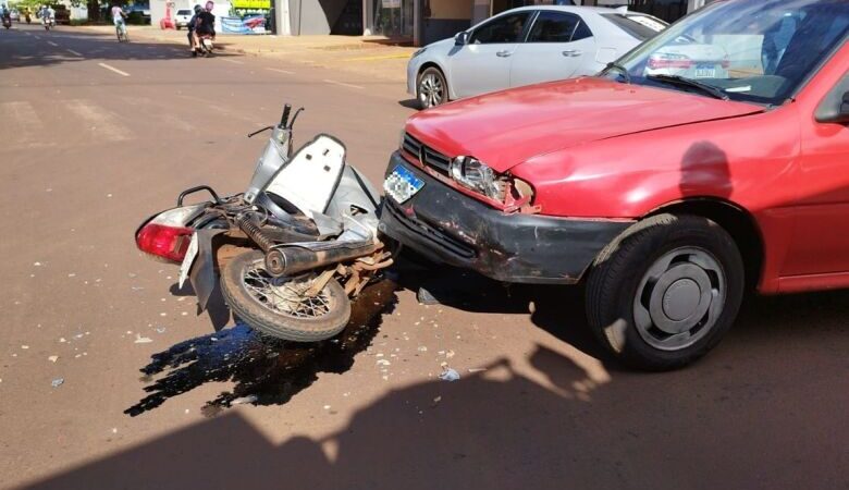 Motociclista sofre traumatismo craniano ao ser atingida por carro na Marcelino Pires