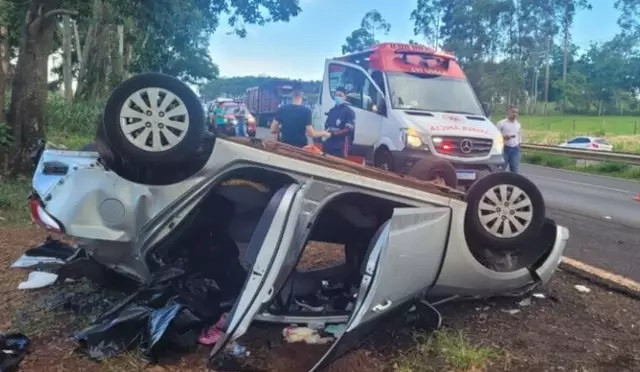 Moradora de Dourados morre após carro capotar em rodovia do Paraná