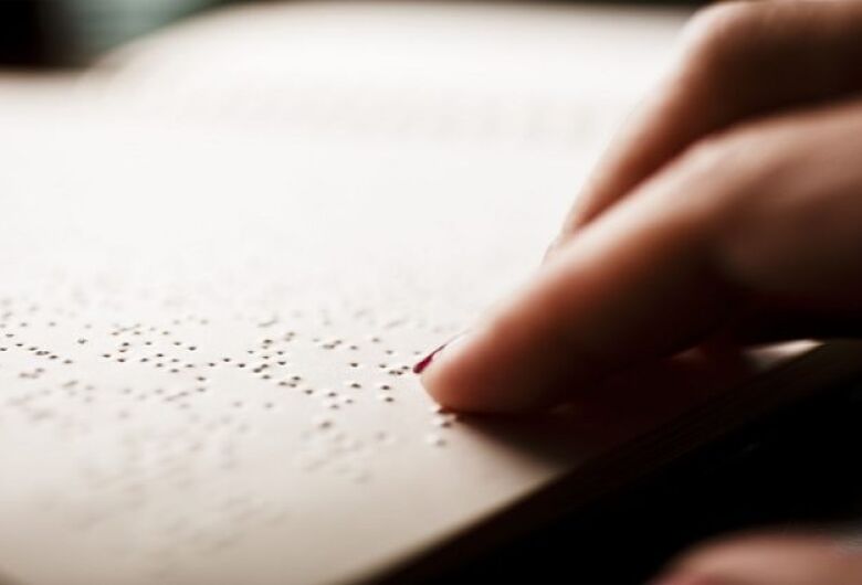 Deficientes visuais podem receber conta de água da Sanesul em braille