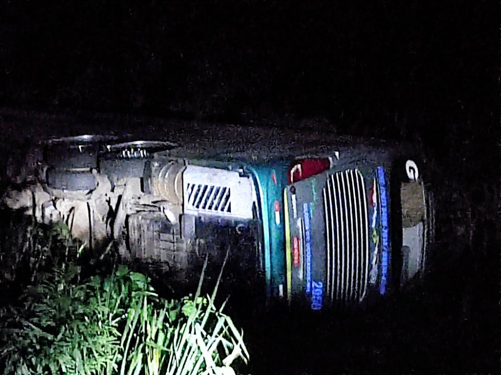 Ônibus de MS sofre acidente, deixa vários feridos, entre eles, 2 em estado grave no Paraná