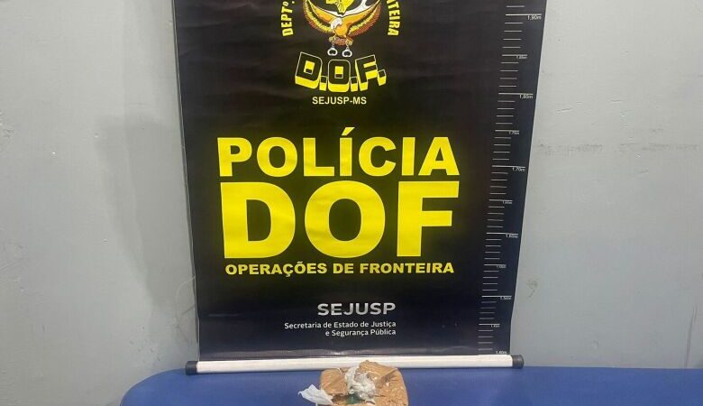 Mulher é presa com pasta base de cocaína em veículo de aplicativo