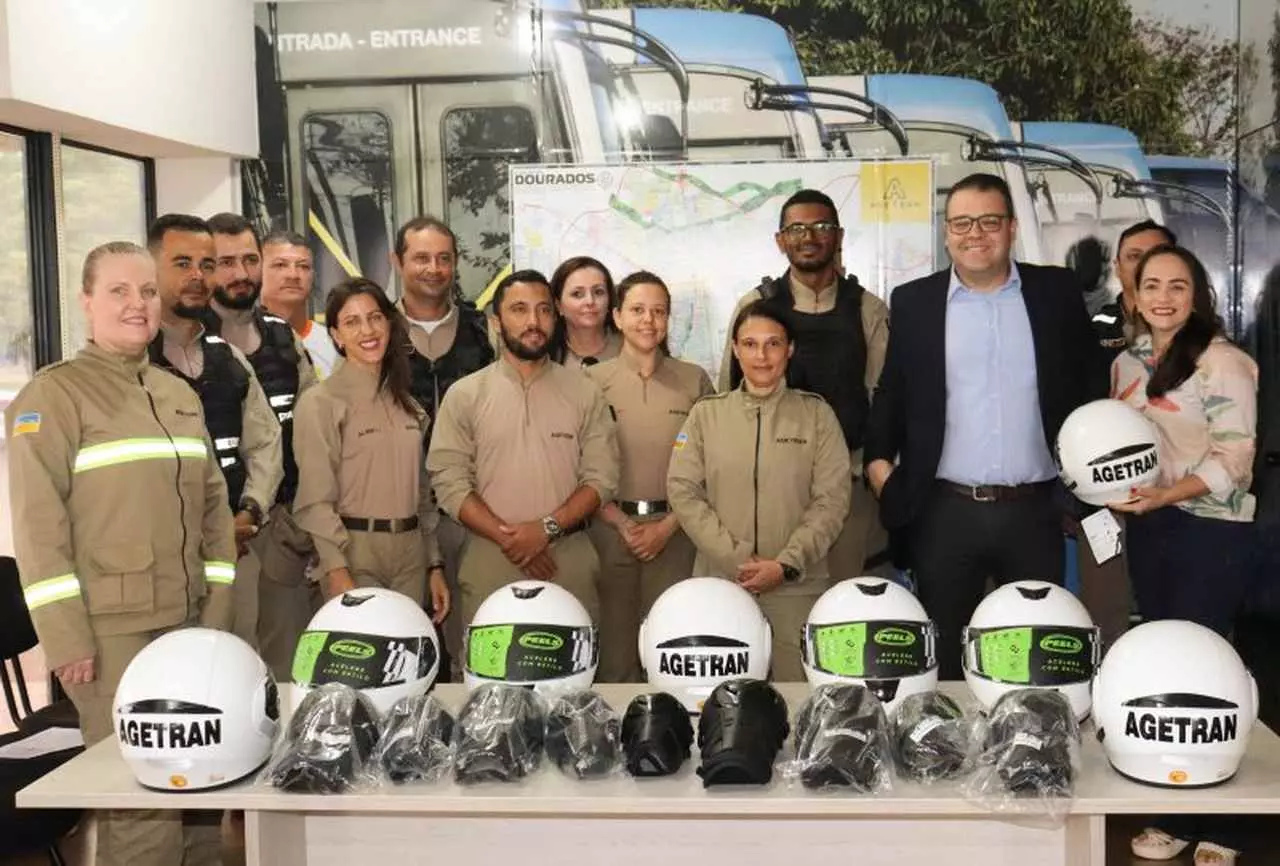 Dourados entrega novos equipamentos para agentes de trânsito