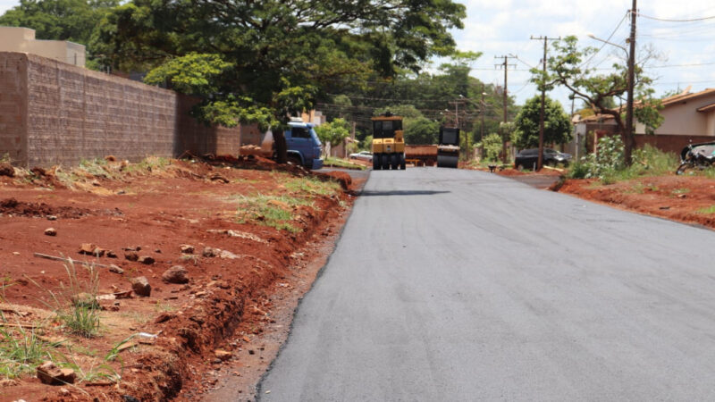 Obras de asfaltamento avançam no Parque dos Jequitibás