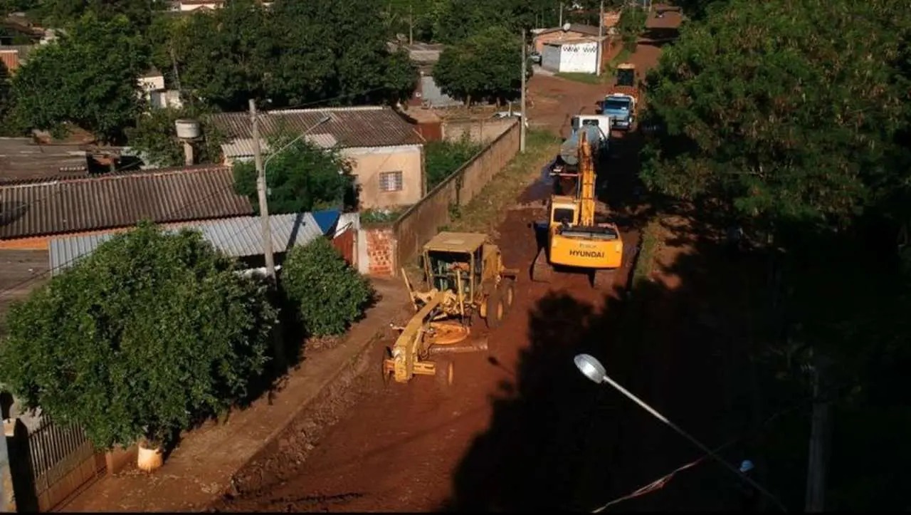 Prefeitura de Dourados reconstrói pavimentação asfáltica na Via Parque