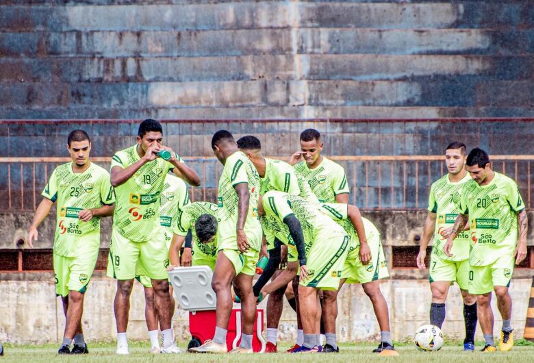 Após vitória e liderança, DAC encara o Coxim nas quartas de final do Estadual