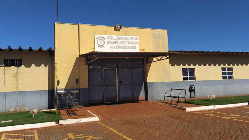 Interno do semiaberto é flagrado com porção de maconha em Dourados