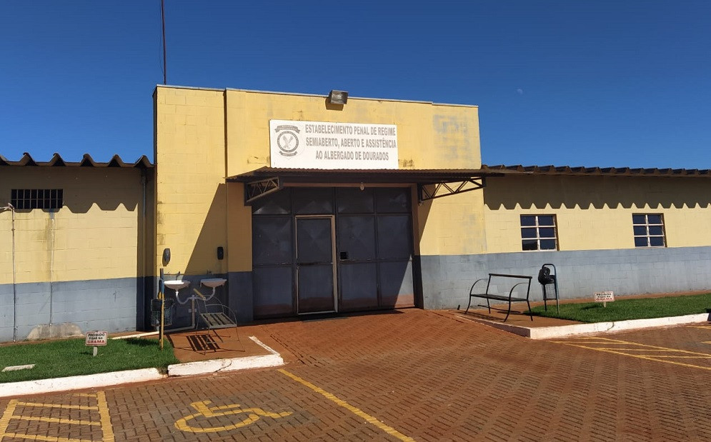 Interno do semiaberto é flagrado com porção de maconha em Dourados