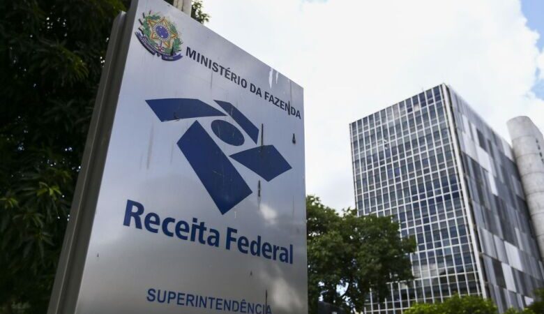 Receita quer intensificar fiscalização de impostos de importação